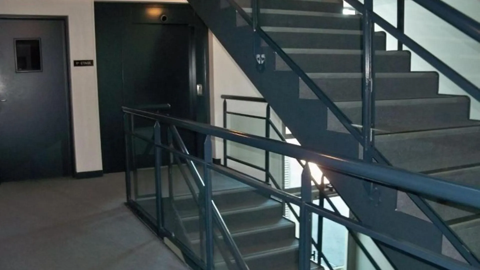 Ref 304 - Ploemeur Lomener Type 3 Avec Balcon, Ascenseur Et Parking Proche Toutes Commodites 아파트